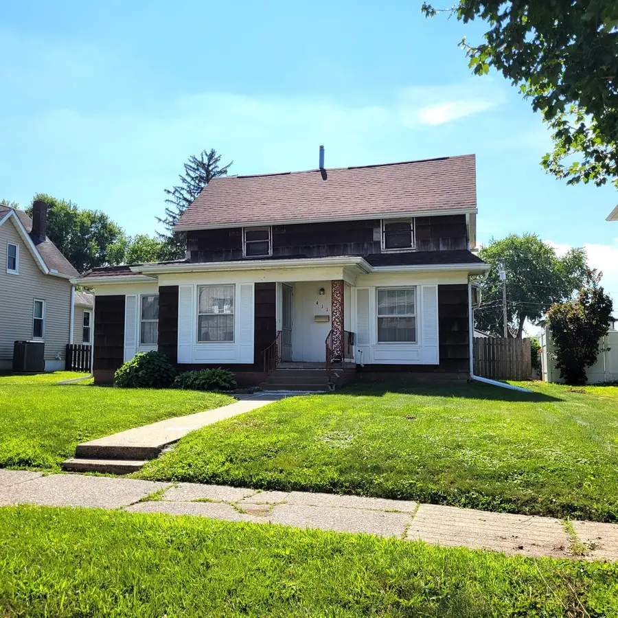 411 39th Street, Moline, IL 61265 - #3