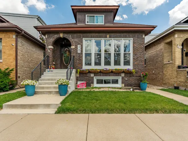 3747 N Oleander Avenue, Chicago, IL 60634