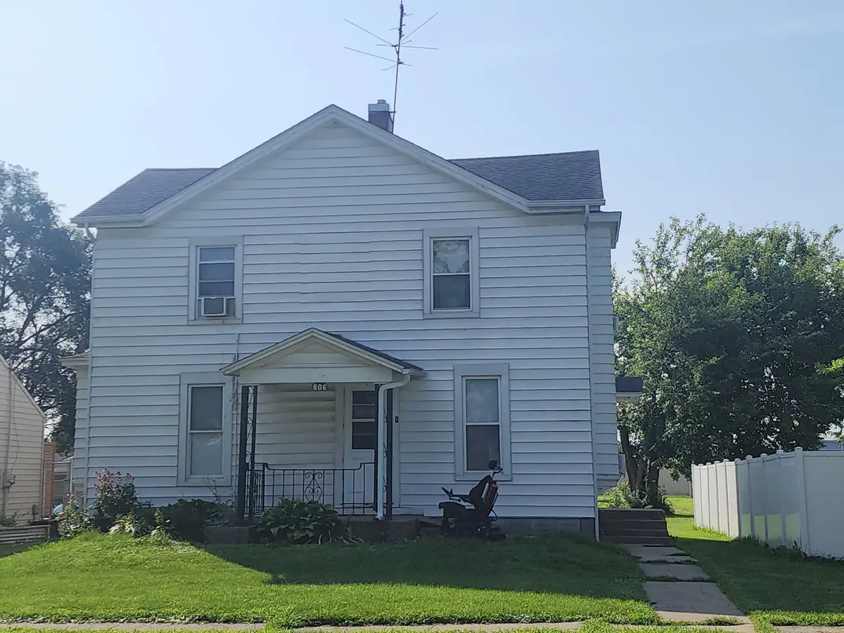 806 N Hamilton Street, Lincoln, IL 62656 - #1