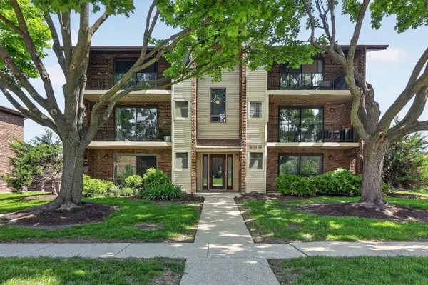 468 Valley Drive #300, Naperville, IL 60563