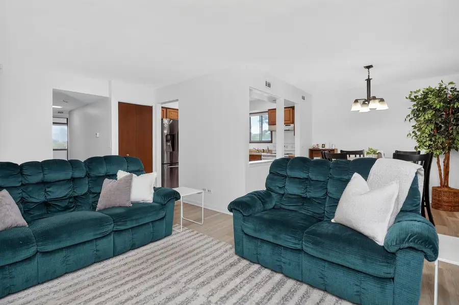468 Valley Drive #300, Naperville, IL 60563 - #3