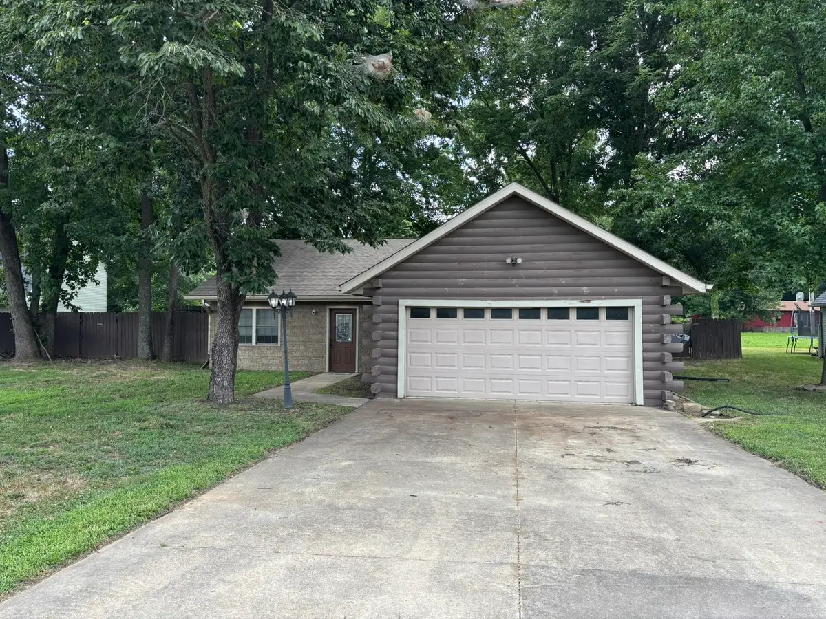 300 Noah Lane, Carterville, IL 62918 - #1