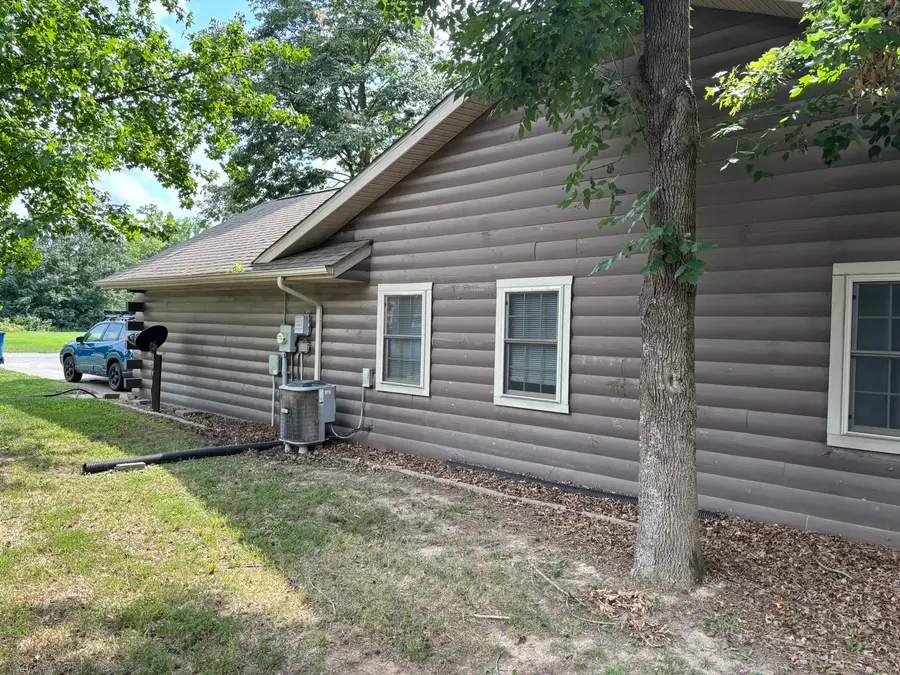300 Noah Lane, Carterville, IL 62918 - #3