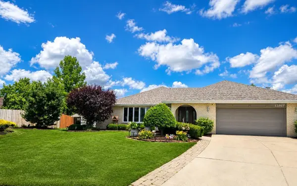 12817 S Surrey Court, Palos Park, IL 60464