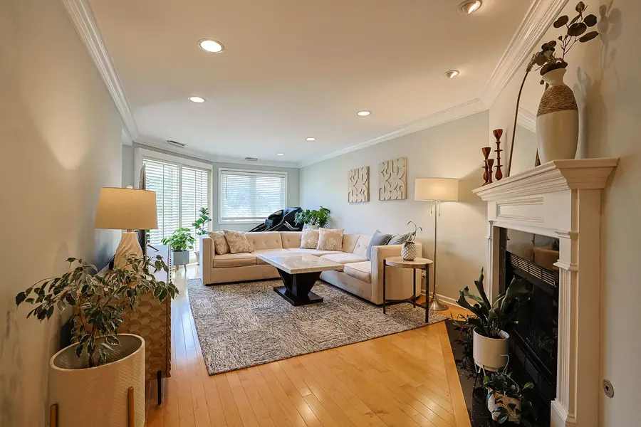 170 Manchester Drive #305, Buffalo Grove, IL 60089 - #2