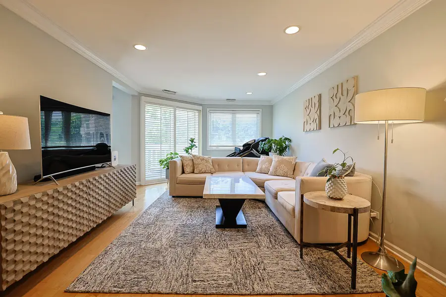 170 Manchester Drive #305, Buffalo Grove, IL 60089 - #3