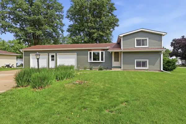 124 Park Avenue S, Eldridge, IA 52748