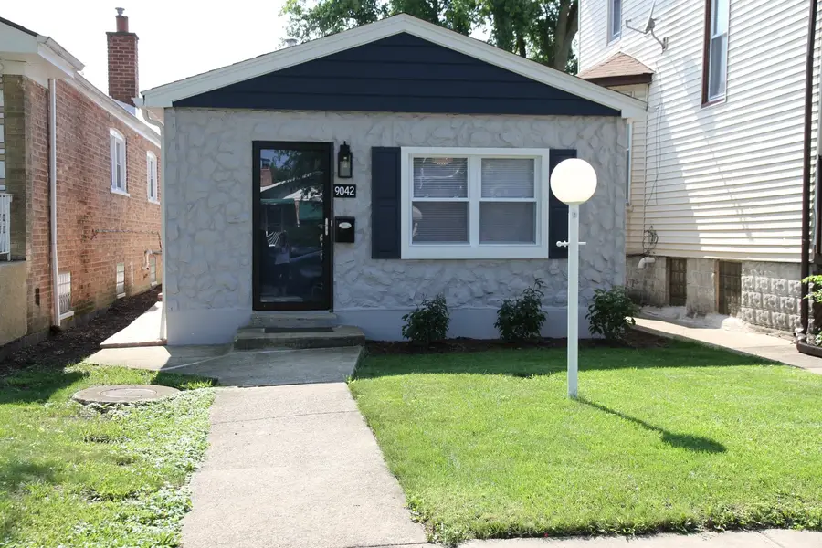 9042 S Emerald Avenue, Chicago, IL 60620 - #3