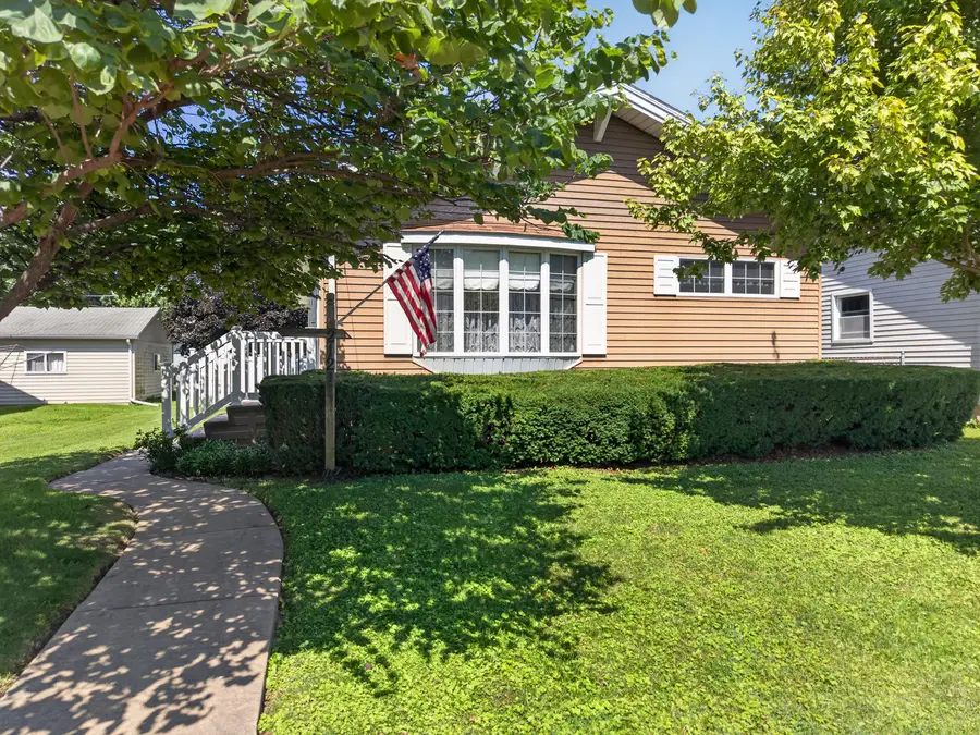 212 Sherman Street, Streator, IL 61364 - #2