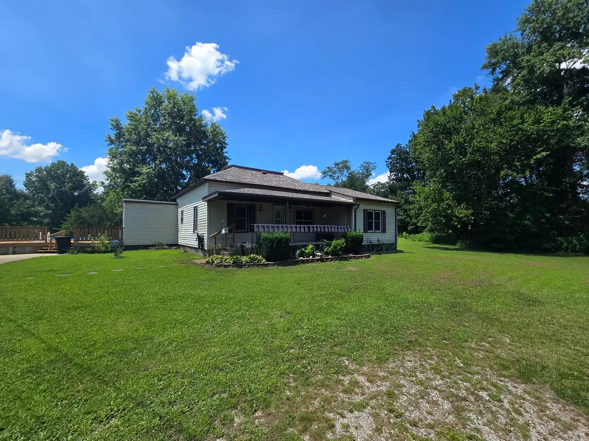 4707 E Il Highway 15, Woodlawn, IL 62898 - #1