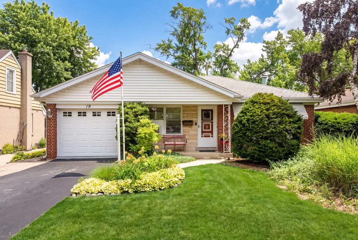 19 N Seminary Avenue, Park Ridge, IL 60068 - #1