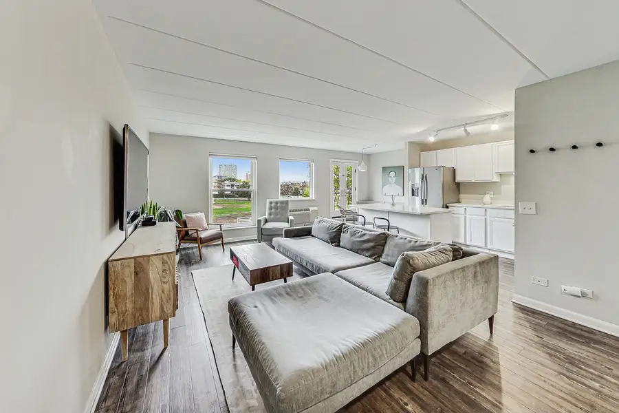 711 W Gordon Terrace #306, Chicago, IL 60613 - #3