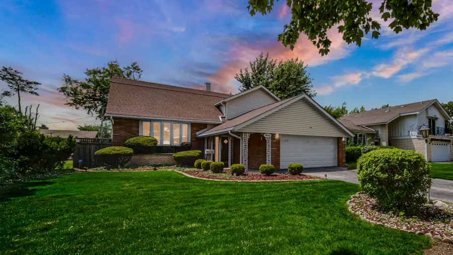 9236 S Karlov Avenue, Oak Lawn, IL 60453 - #2