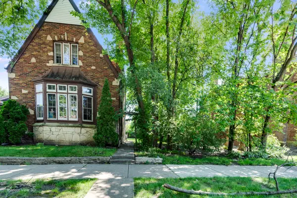 5811 N Christiana Avenue, Chicago, IL 60659