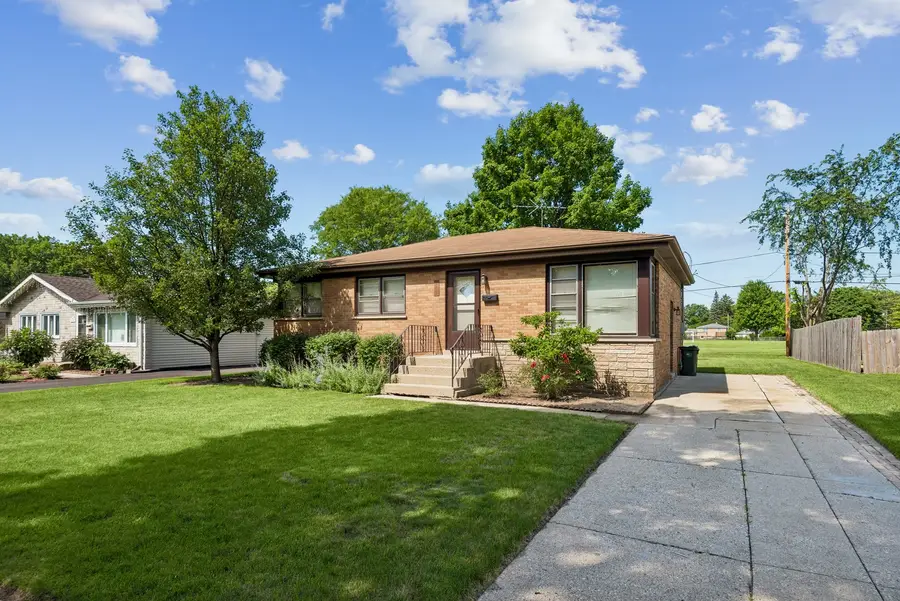 242 N Greenview Avenue, Mundelein, IL 60060 - #2