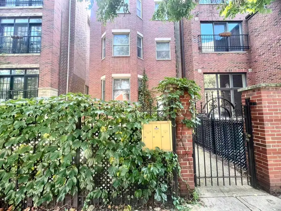 1522 N Bosworth Avenue #2, Chicago, IL 60642 - #2