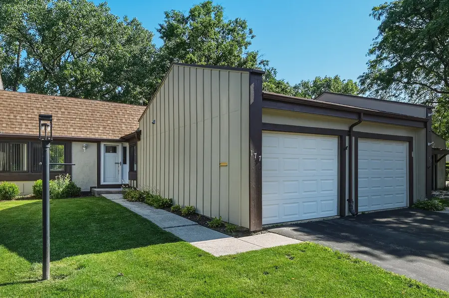 177 Cascade Drive, Indian Head Park, IL 60525 - #2