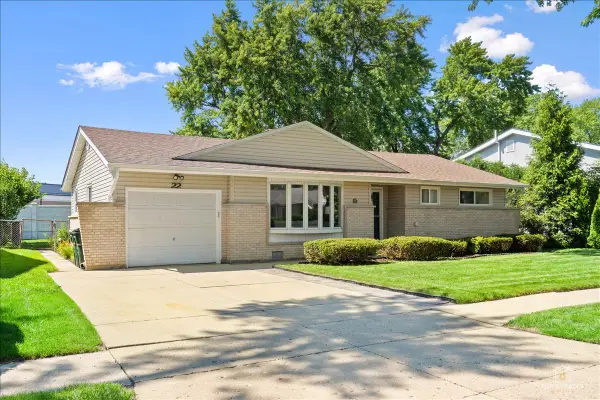 22 Forest Lane, Elk Grove Village, IL 60007
