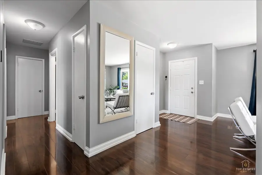22 Forest Lane, Elk Grove Village, IL 60007 - #3