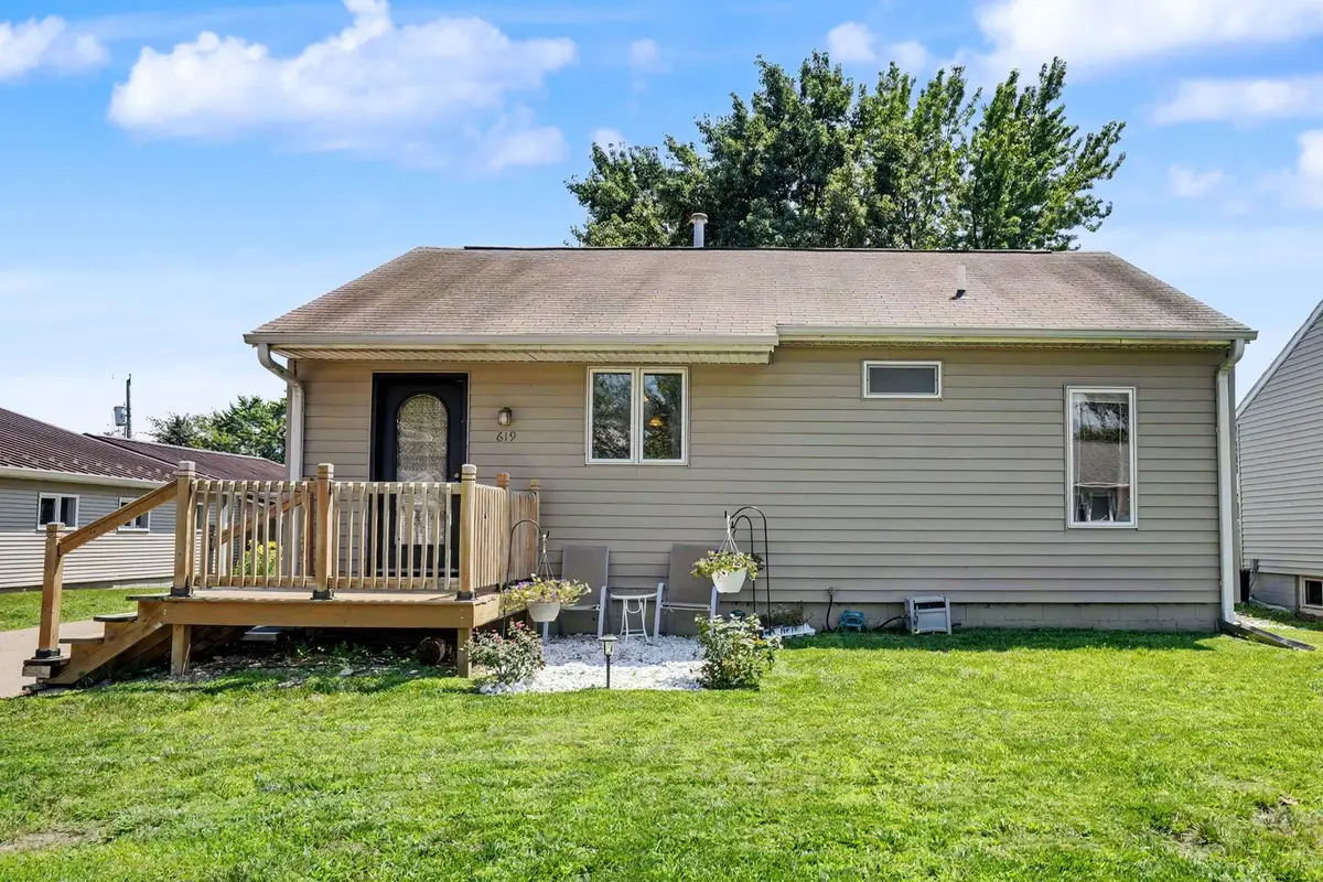619 Middle Road, Camanche, IA 52730 - #1