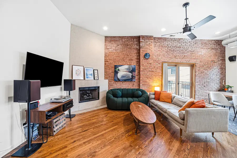 1525 N Milwaukee Avenue #2R, Chicago, IL 60622 - #3
