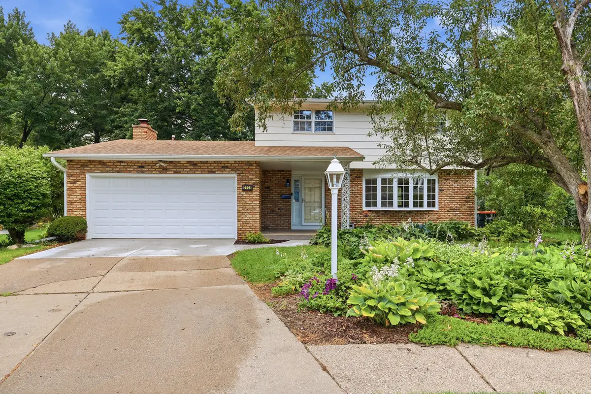 2903 Woodland Court, Davenport, IA 52803 - #1