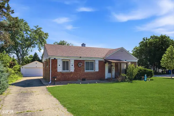 600 W Bob O Link Road, Mount Prospect, IL 60056