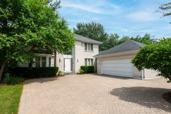 35 Barnard Lane, Highland Park, IL 60035
