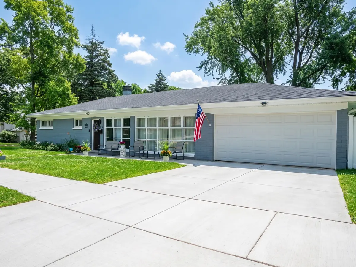 323 E Taylor Road, Lombard, IL 60148 - #1