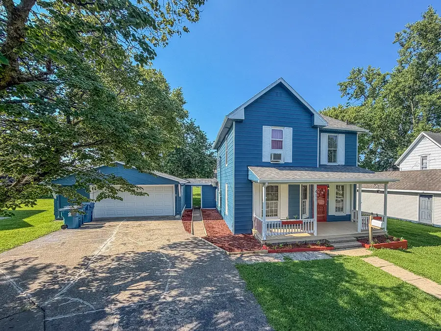 411 E Seminary Avenue, Hoopeston, IL 60942 - #3