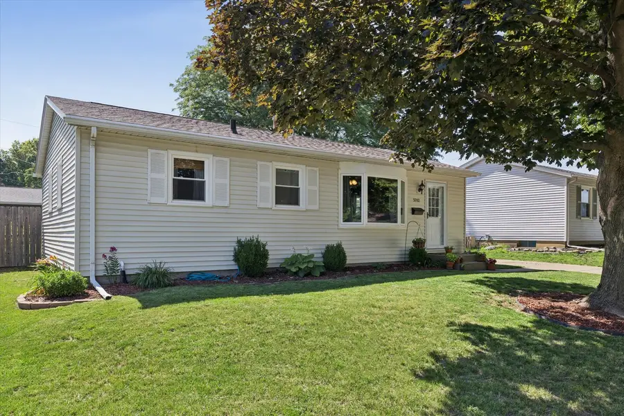 3702 Clover Hills Drive, Bettendorf, IA 52722 - #2