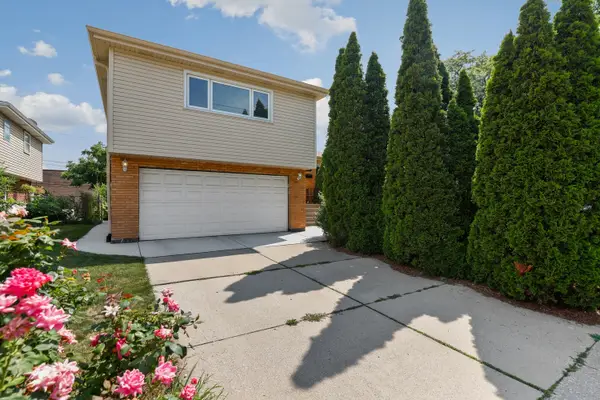 4701 W 102nd Street, Oak Lawn, IL 60453
