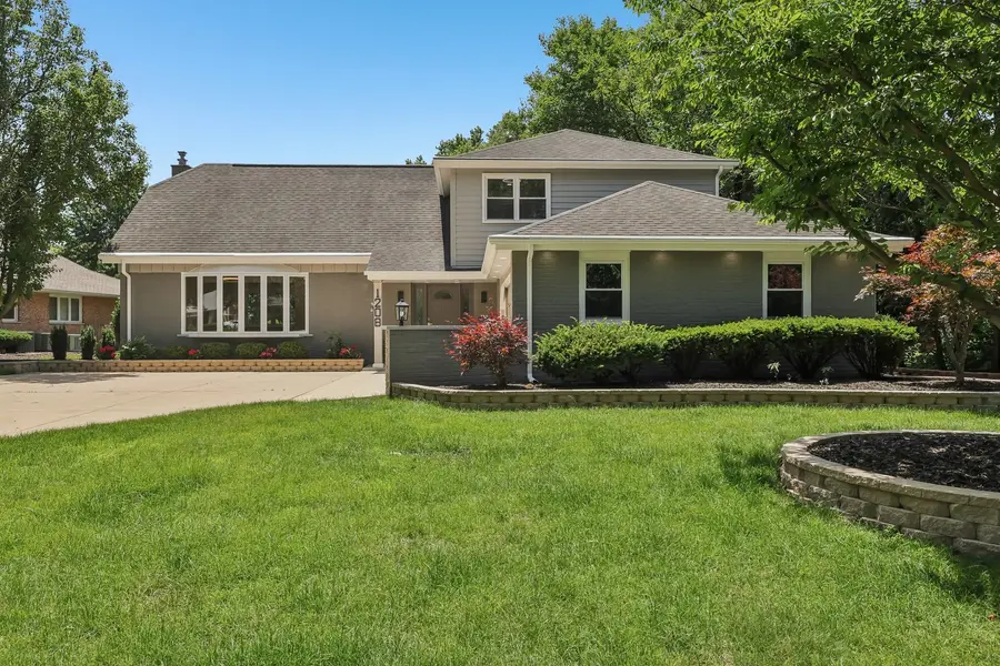 1208 Elizabeth Avenue, Naperville, IL 60540 - #2