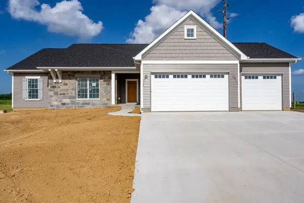 7001 Black Oak Drive, Bettendorf, IA 52722