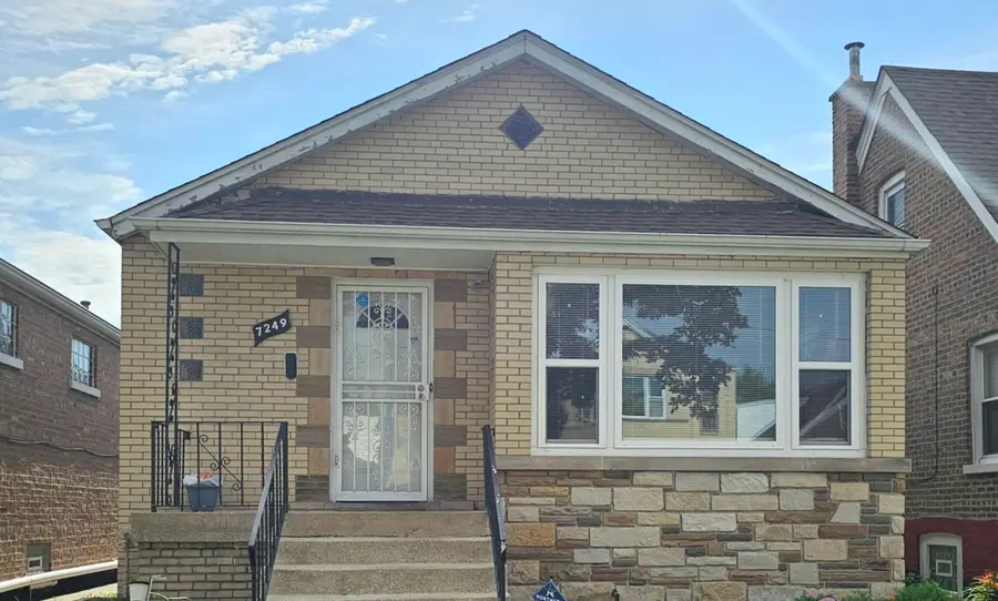 7249 S Sacramento Avenue, Chicago, IL 60629 - #2