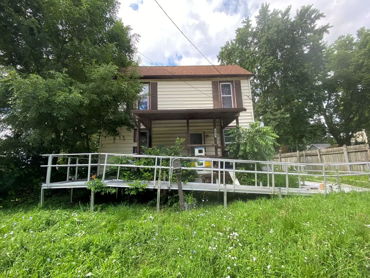 1413 W Oakland Avenue, Bloomington, IL 61701 - #1