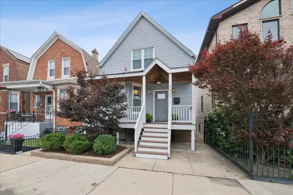 3427 N Kedzie Avenue, Chicago, IL 60618