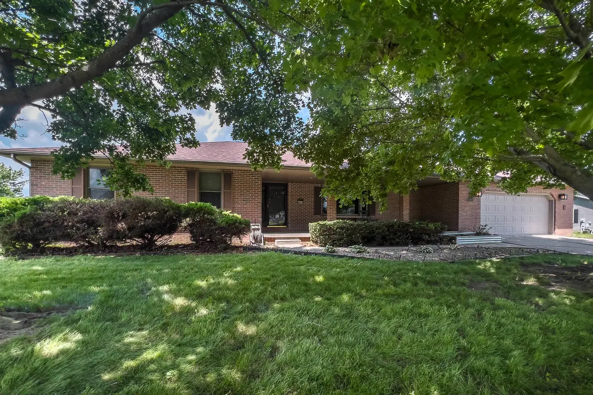 404 Sunset Drive, Colfax, IL 61728 - #1