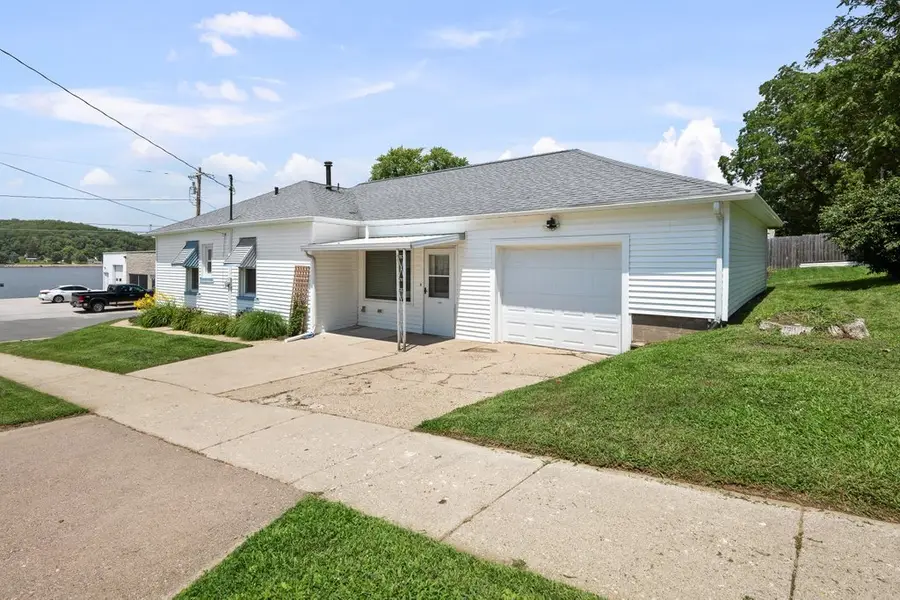 302 N Main Street, Port Byron, IL 61275 - #3