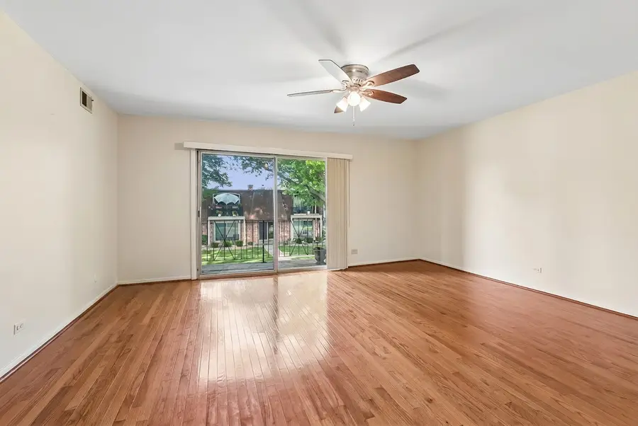 12750 Carriage Lane #C2, Crestwood, IL 60418 - #3