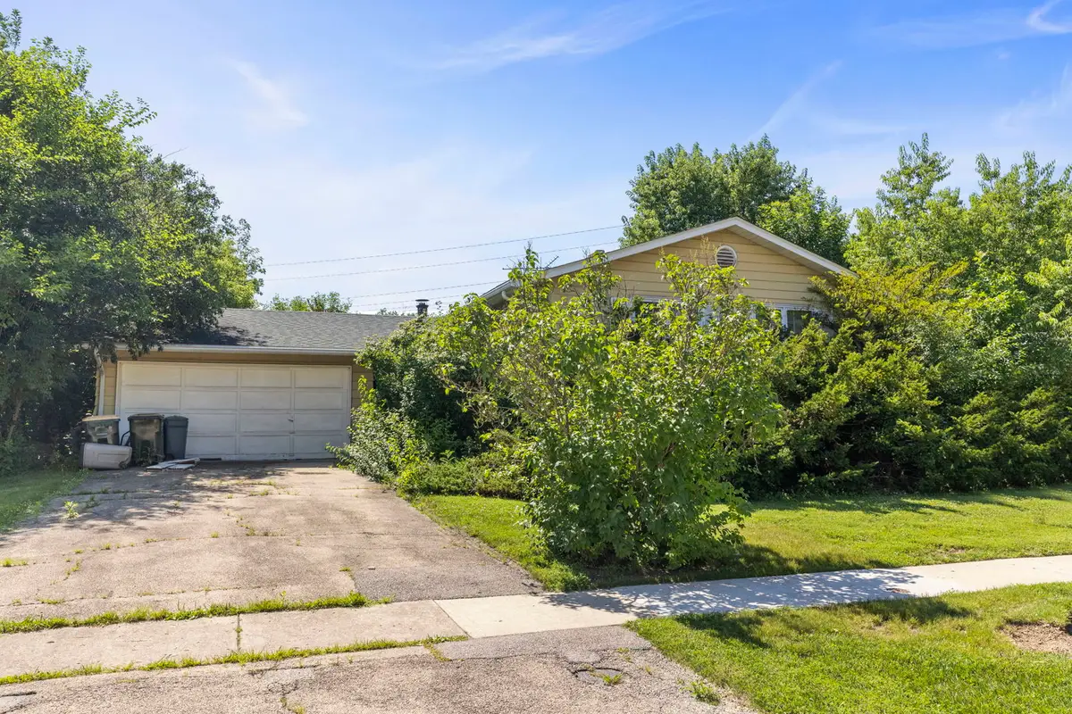 6104 Tyler Drive, Woodridge, IL 60517 - #1