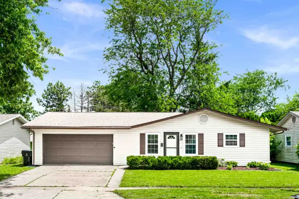 816 Mayflower Avenue, Bloomington, IL 61701