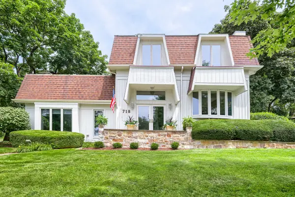 718 N 2nd Avenue, St. Charles, IL 60174