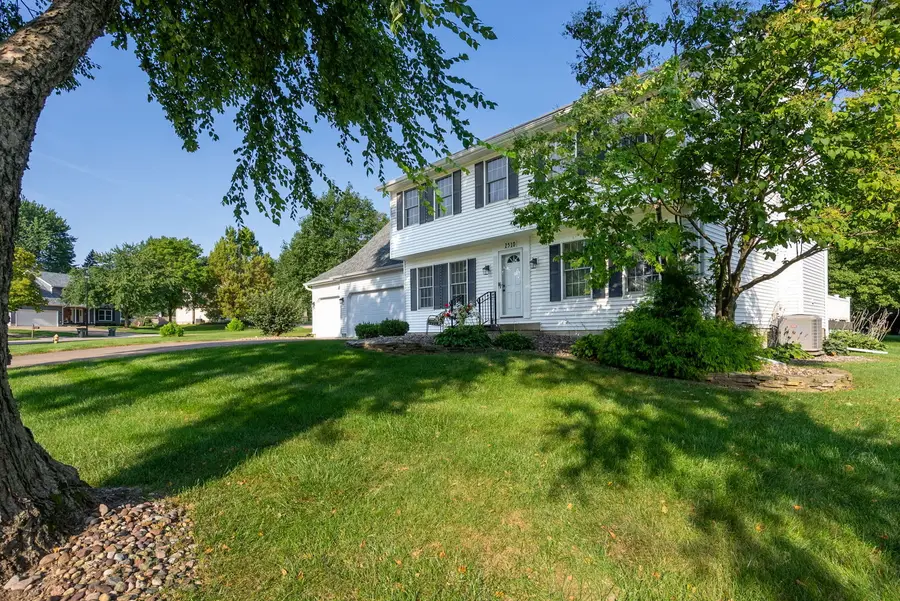 2510 Edgewild Drive, Davenport, IA 52807 - #2