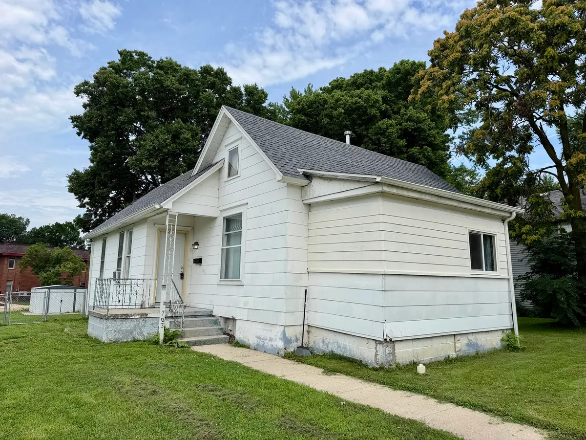703 Park Place, Sterling, IL 61081 - #1