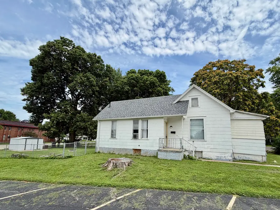 703 Park Place, Sterling, IL 61081 - #2