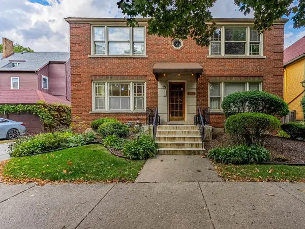 1038 Superior Street #1W, Oak Park, IL 60302