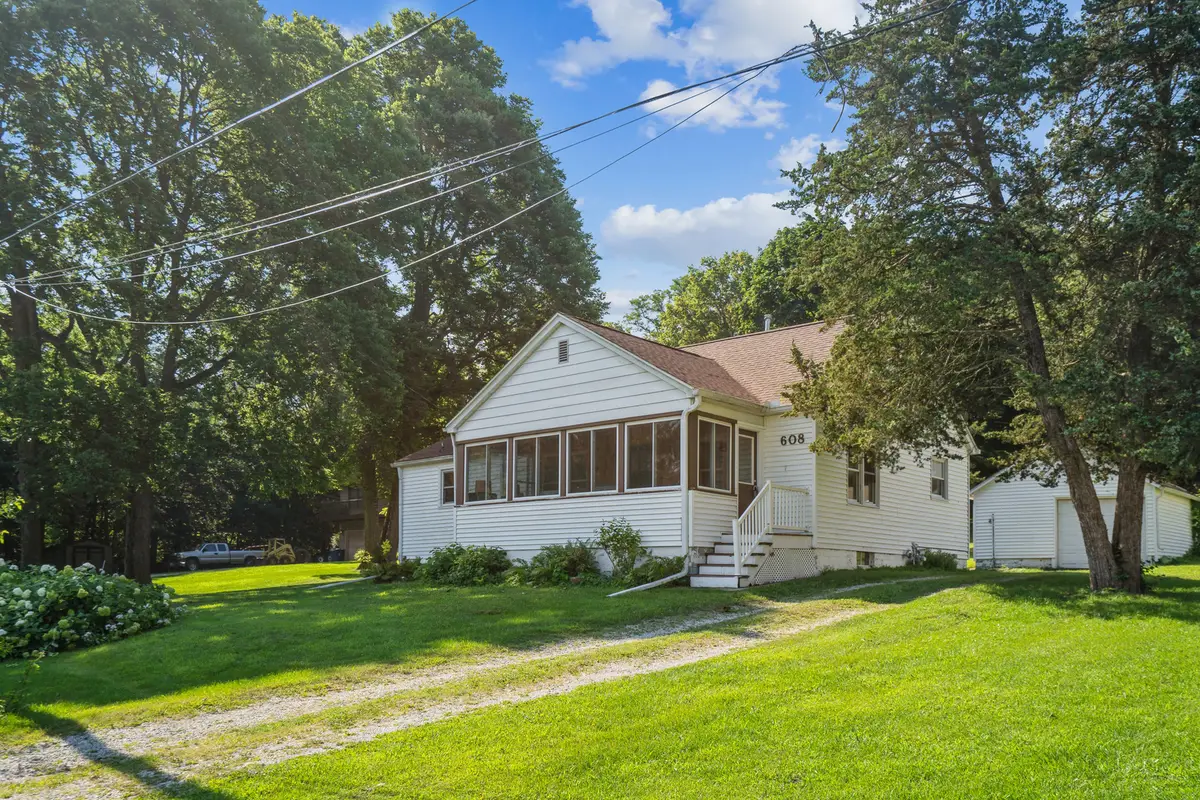 608 3rd Avenue, Cordova, IL 61242 - #1