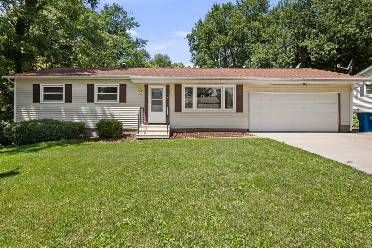 1406 15th Street, Silvis, IL 61282 - #1