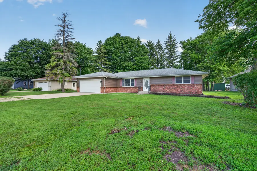 307 W Lincoln Avenue, Gardner, IL 60424 - #3